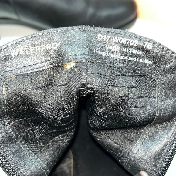 Cole Haan Lyla Waterproof Bootie Size 7B - Picture 5 of 9